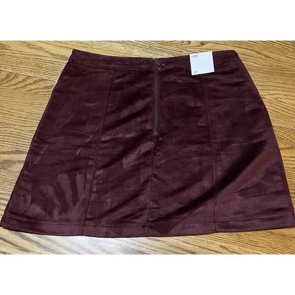 NWT Old Navy short Skirt Ladies Size 14 Suede Mile Skin Women’s Wine Tasting - Picture 7 of 10